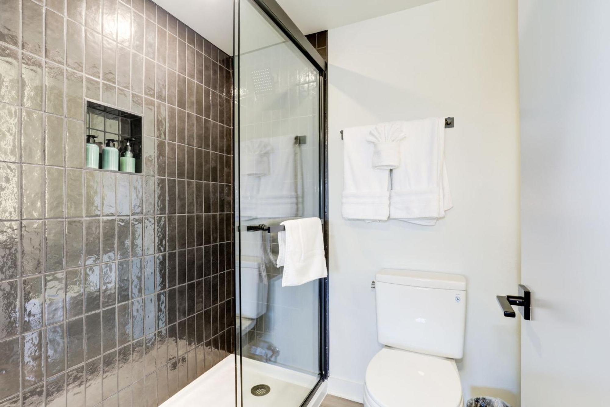 2Br Executive Apartment In Prime Location Arlington Eksteriør bilde